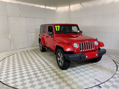 Used 2017 Jeep Wrangler Unlimited Sahara w/ Connectivity Group AWD/4WD image 46