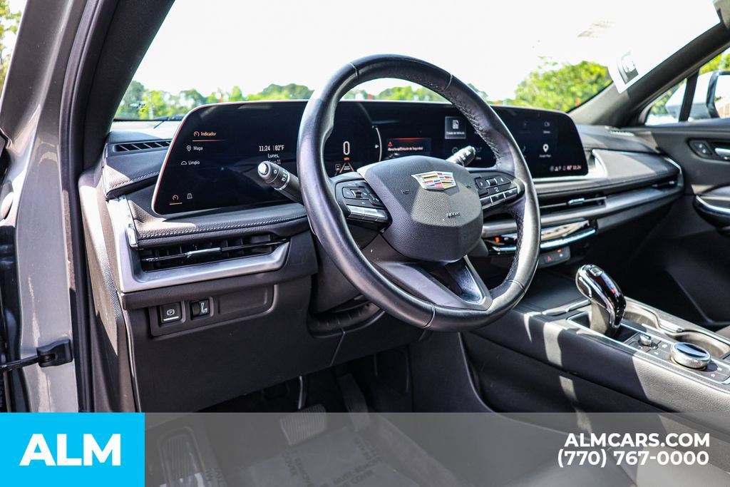 Used 2025 Cadillac XT4 Premium Luxury FWD image 27
