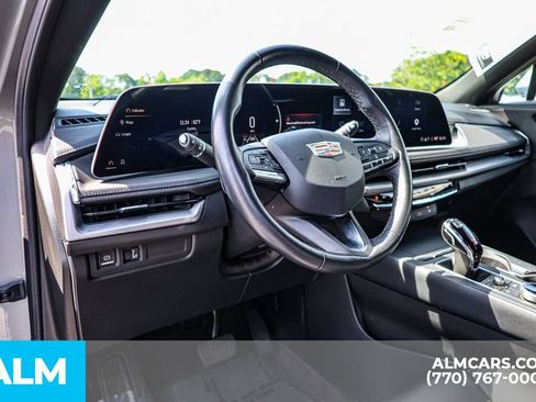 Used 2025 Cadillac XT4 Premium Luxury FWD image 27