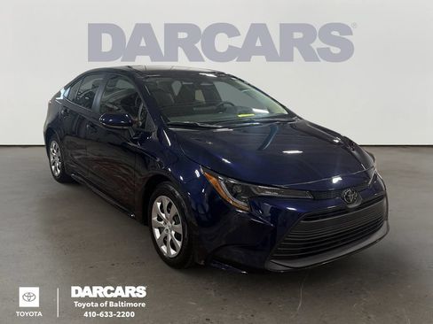 Used 2025 Toyota Corolla LE FWD image 1