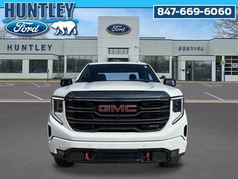 Used 2024 GMC Sierra 1500 AT4 w/ Technology Package AWD/4WD image 3