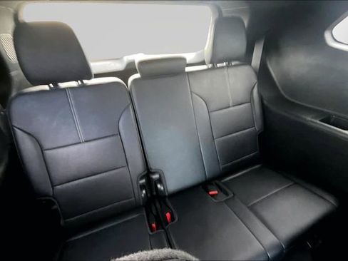 Used 2025 GMC Acadia Elevation w/ Elevation Premium Package image 27