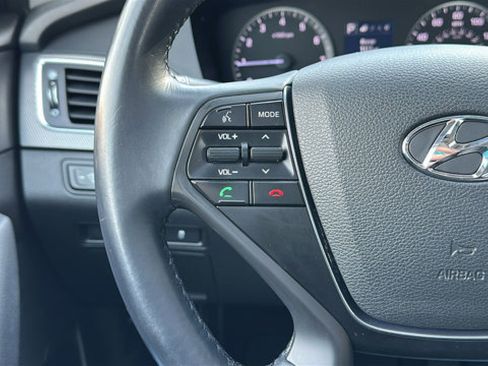 Used 2017 Hyundai Sonata Sport w/ Value Edition Package 02 image 17
