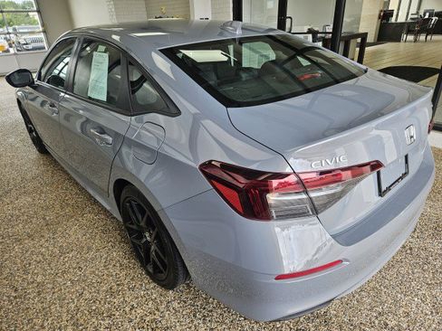 Used 2025 Honda Civic Sport image 4