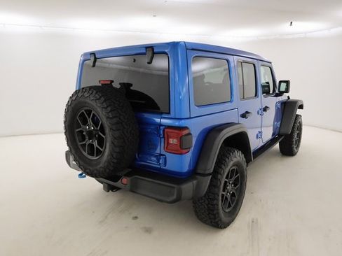 Used 2024 Jeep Wrangler Unlimited image 3