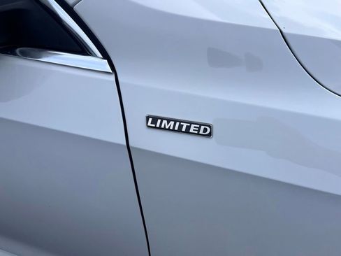 Used 2015 Volkswagen Passat 1.8T Limited Edition FWD image 3