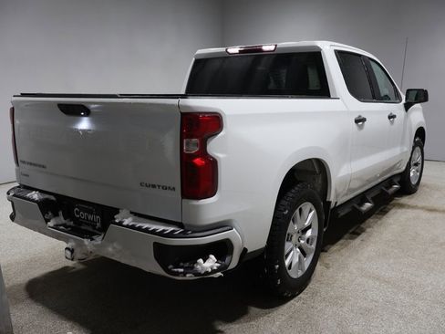 Used 2023 Chevrolet Silverado 1500 Custom image 2