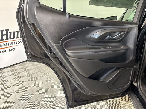 Used 2022 GMC Terrain SLT image 19