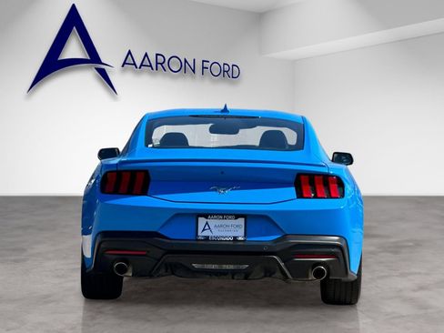 Used 2024 Ford Mustang Premium image 5