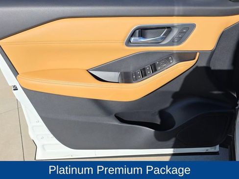 Used 2023 Nissan Rogue Platinum w/ Platinum Premium Package image 25