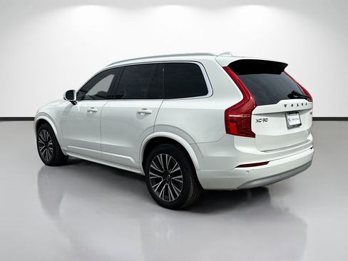 Used 2022 Volvo XC90 T5 Momentum w/ Protection Package Premier AWD/4WD image 5
