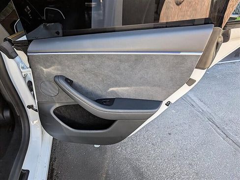 Used 2025 Tesla Model 3 Long Range AWD/4WD image 29