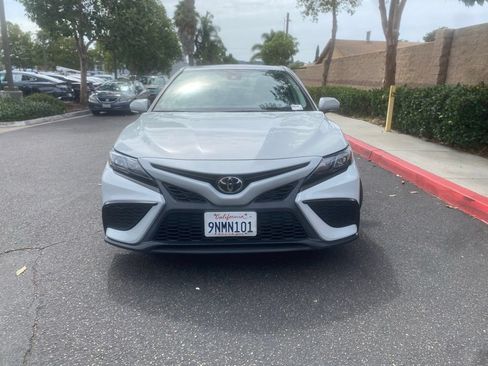 Used 2023 Toyota Camry SE FWD image 3