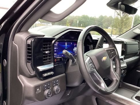 Used 2024 Chevrolet Silverado 2500 LTZ w/ LTZ Plus Package image 11