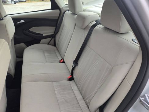 Used 2015 Ford Focus SE FWD image 8