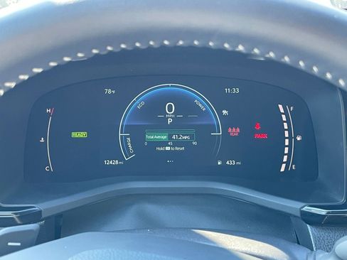 Used 2025 Toyota Camry SE image 39