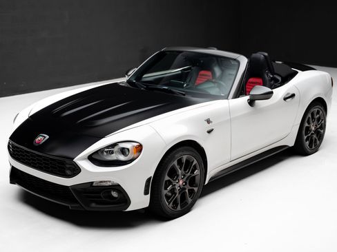 Used 2019 FIAT 124 Spider Abarth w/ Convenience Group RWD image 7