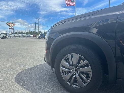 Used 2025 Nissan Pathfinder SV AWD/4WD image 29