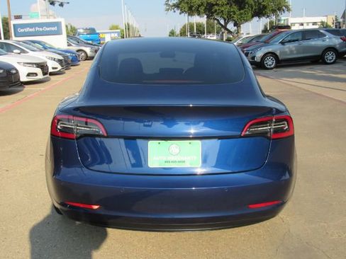 Used 2022 Tesla Model 3 Standard Range image 7