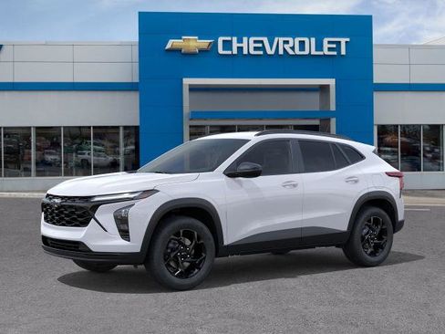 New 2026 Chevrolet Trax LT FWD image 2