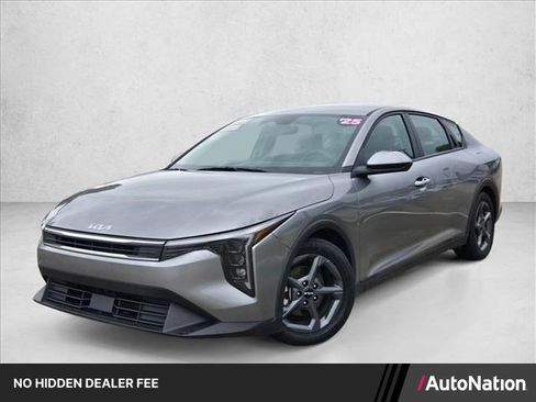 Used 2025 Kia K4 FWD image 1