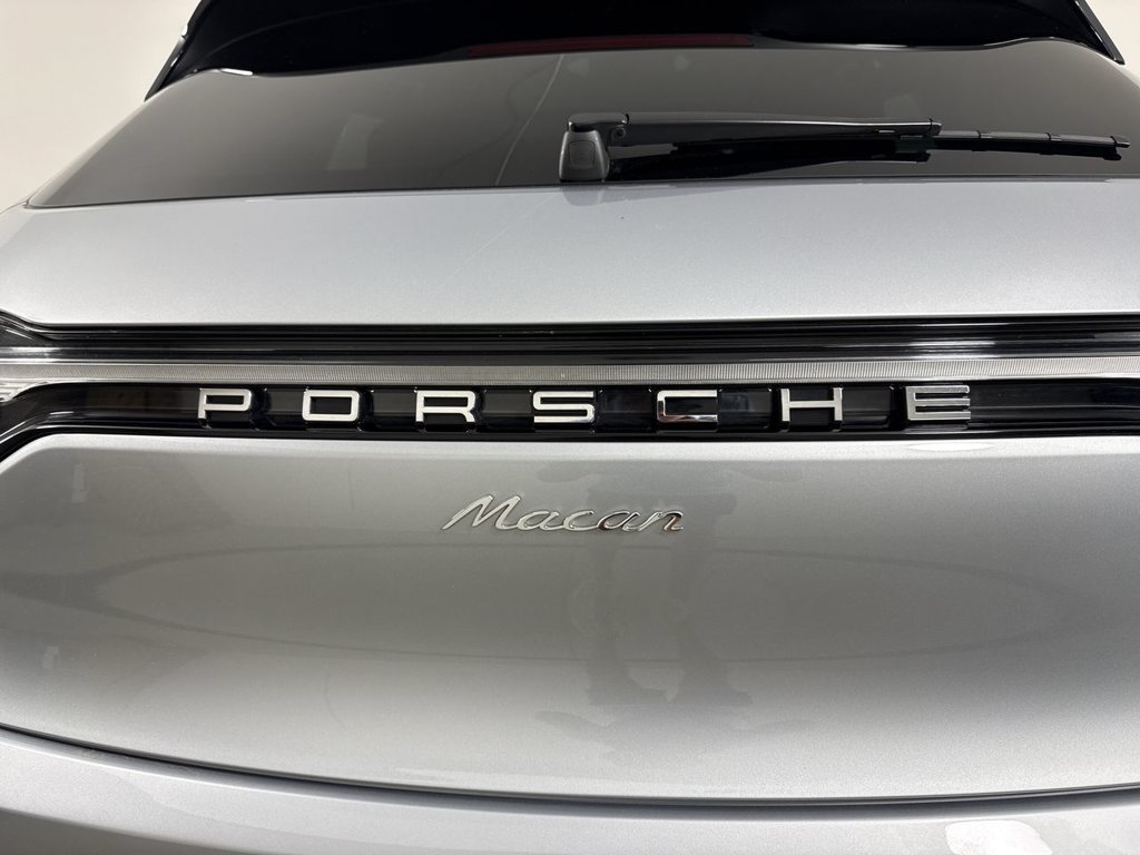 Certified 2026 Porsche Macan AWD/4WD image 19