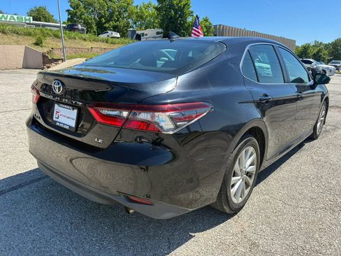 Used 2021 Toyota Camry LE FWD image 3