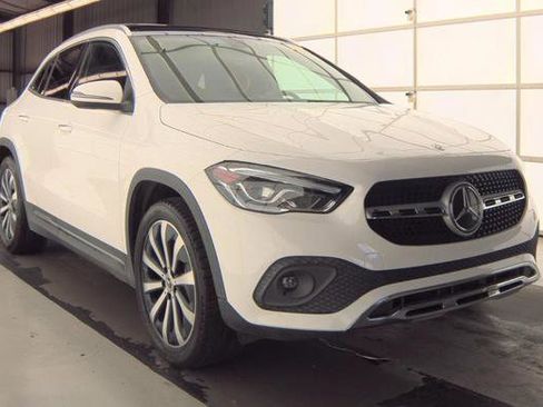 Used 2021 Mercedes-Benz GLA 250 4MATIC w/ Premium Package image 2