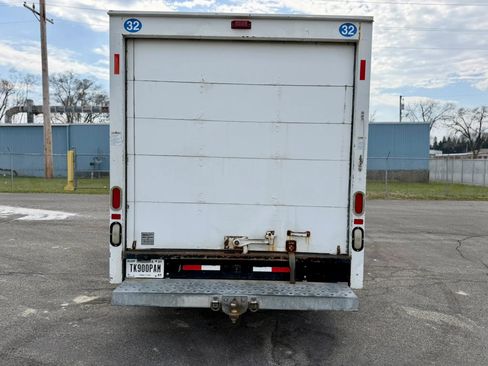 Used 2008 GMC Savana 3500 RWD image 6