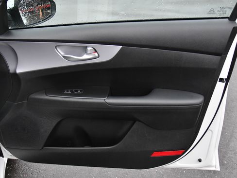 Used 2024 Kia Forte LXS image 34