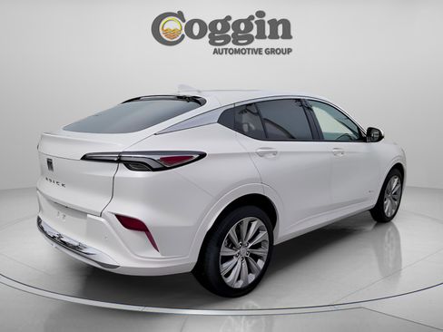 New 2025 Buick Envista Avenir image 12