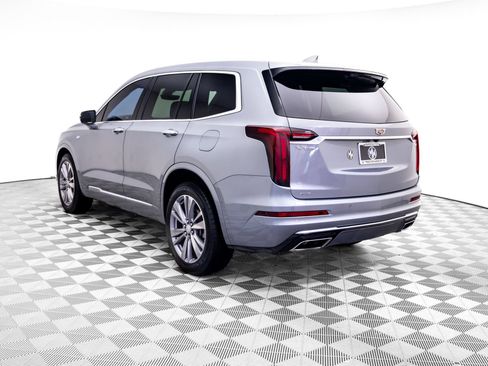 Used 2024 Cadillac XT6 Premium Luxury w/ Technology Package AWD/4WD image 3