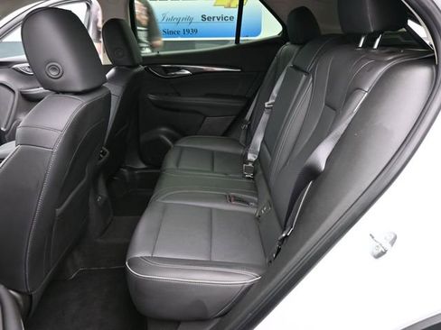 Used 2023 Buick Envision Essence image 10