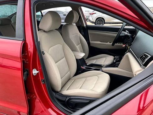 Used 2018 Hyundai Elantra SEL w/ Cargo Package image 9