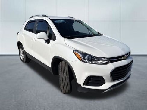Used 2021 Chevrolet Trax LT w/ Premium Seat Package image 5
