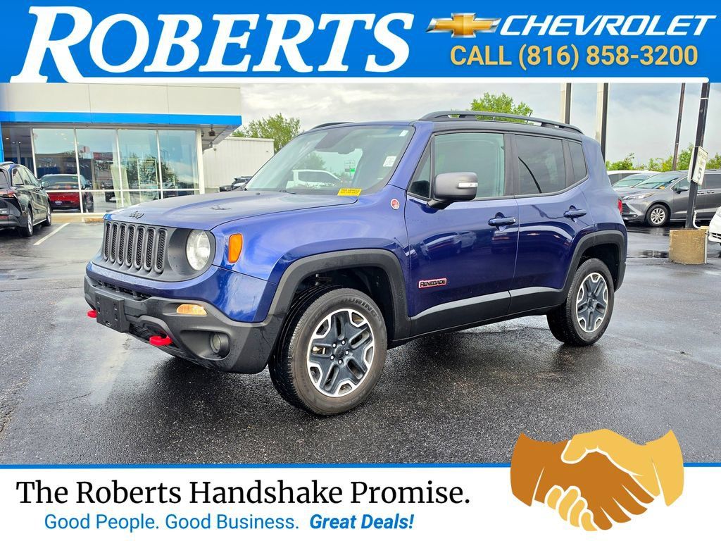 Used 2017 Jeep Renegade Trailhawk w/ Premium Trailhawk Package AWD/4WD image 1