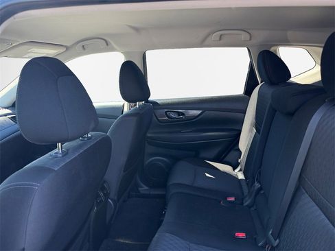 Used 2020 Nissan Rogue SV w/ Premium Package image 24