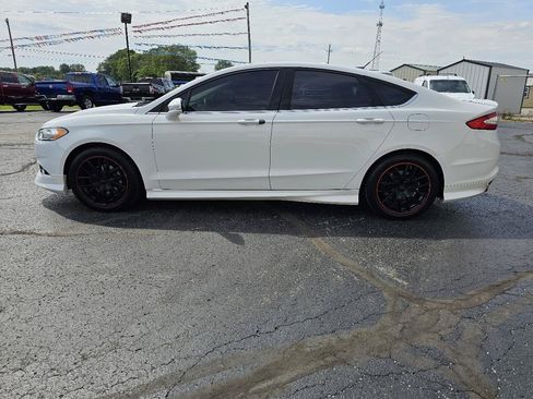 Used 2013 Ford Fusion SE FWD image 29