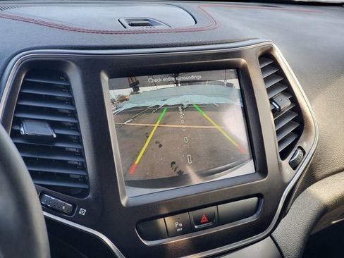 Certified 2020 Jeep Cherokee Trailhawk w/ Cold Weather Group image 19