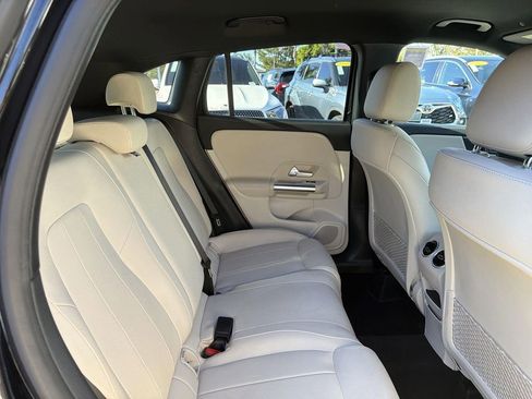 Used 2025 Mercedes-Benz GLA 250 image 28