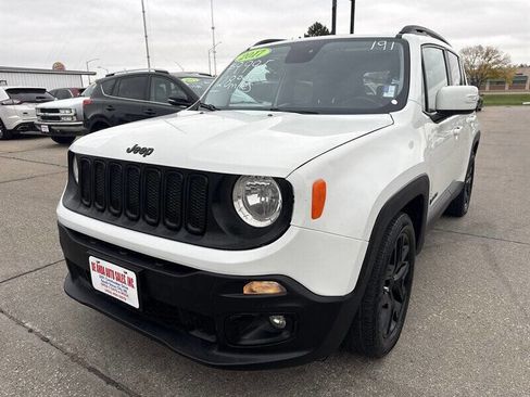 Used 2017 Jeep Renegade Altitude FWD image 1