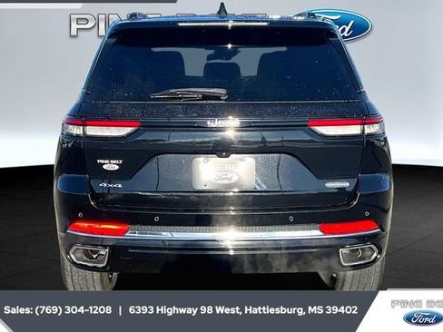 Used 2023 Jeep Grand Cherokee Overland image 4
