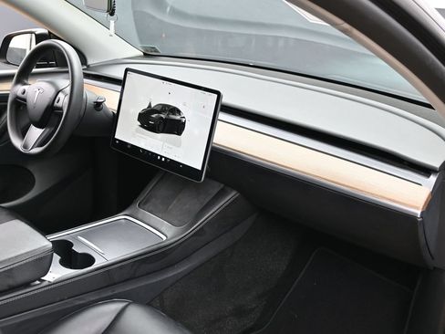Used 2024 Tesla Model Y Performance AWD/4WD image 36