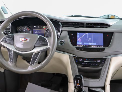 Used 2023 Cadillac XT5 Premium Luxury w/ Technology Package FWD image 17