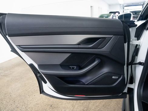 Used 2024 Porsche Taycan GTS image 21