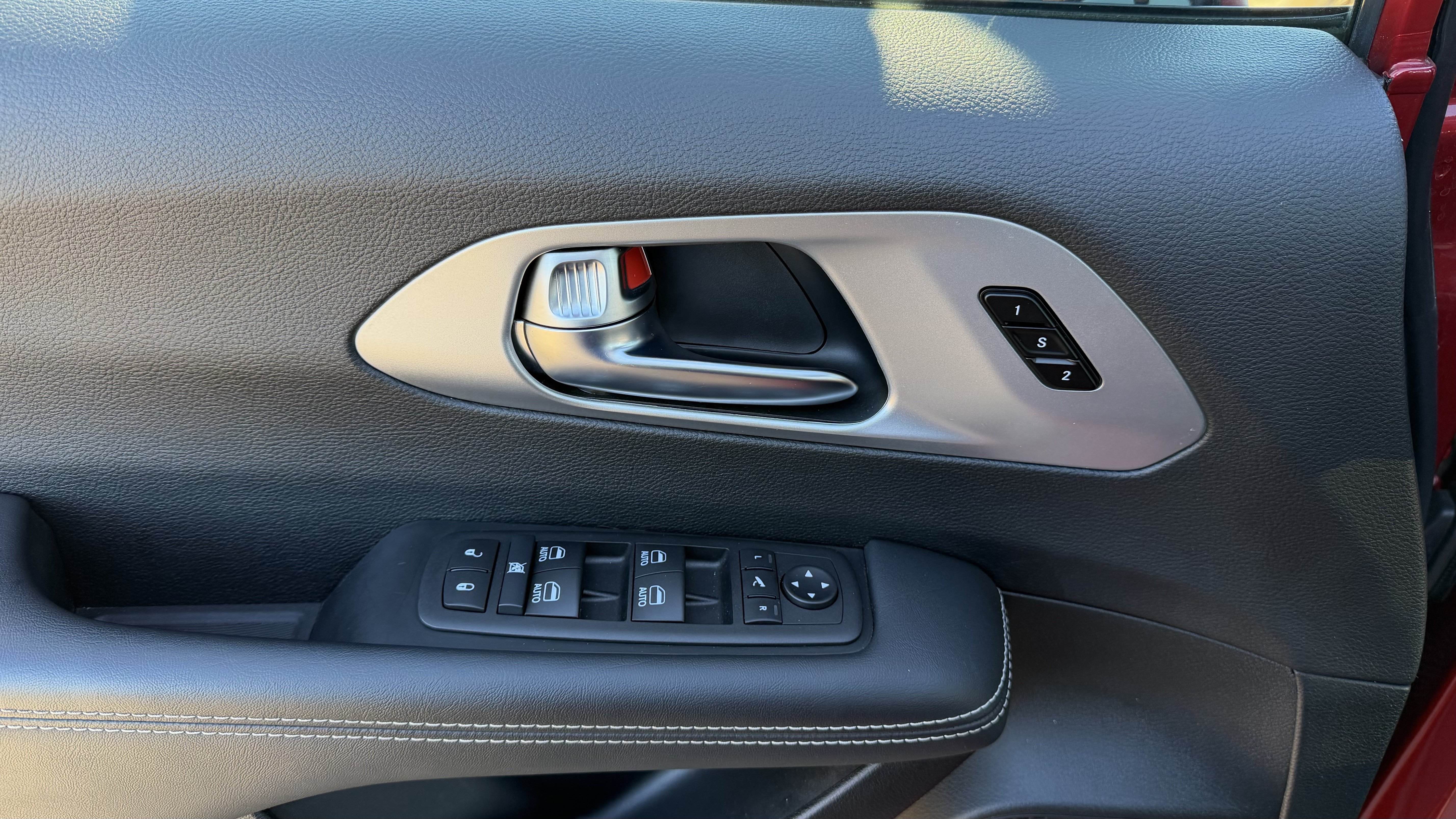Used 2026 Chrysler Pacifica Limited w/ S Appearance Package FWD image 12