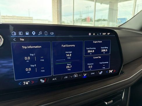 Used 2025 Chevrolet Suburban Z71 AWD/4WD image 44