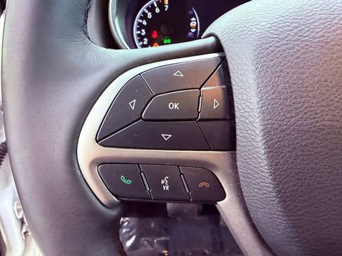 Used 2019 Jeep Grand Cherokee Limited w/ Luxury Group II image 23