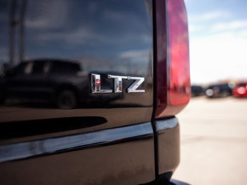 Used 2020 Chevrolet Silverado 3500 LTZ w/ LTZ Plus Package image 11