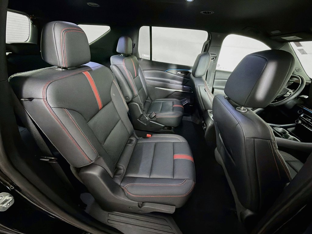 Used 2025 Chevrolet Traverse RS w/ LPO, Floor Liner Package AWD/4WD image 29